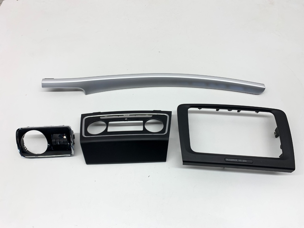 [STARK-880400] Moldura decorativa Skoda Superb II