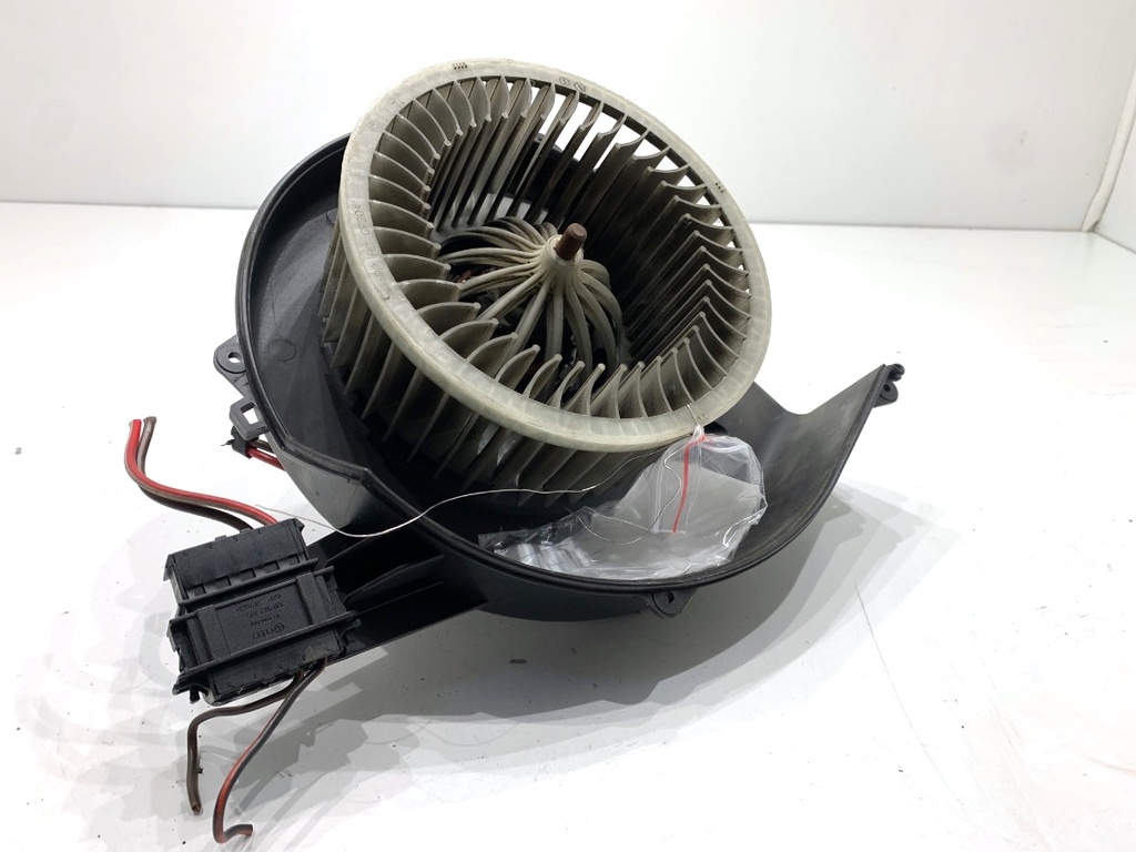 [STARK-903576] Ventilador de calefacción VW FOX (5Z1, 5Z3, 5Z4)