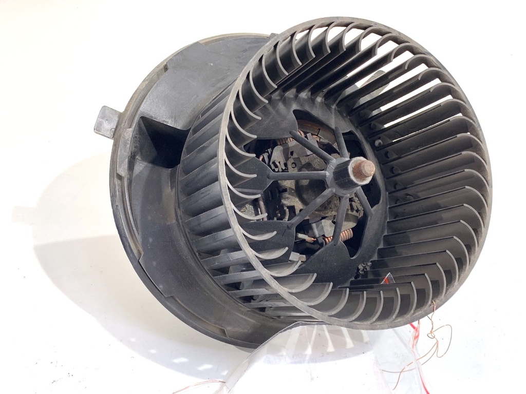 [STARK-905420] Ventilador de calefacción SKODA Superb II Kombi (3T5)