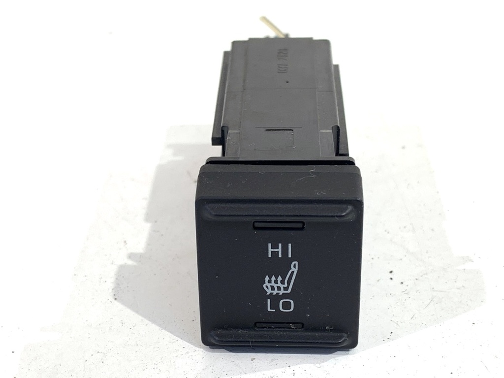 [STARK-907689] Interruptor de calefacción de asiento TOYOTA YARIS CROSS (MXP_)