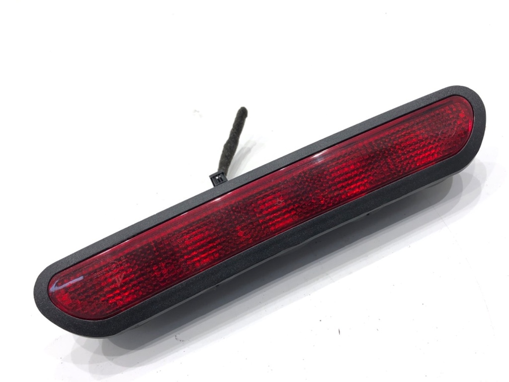 [STARK-910473] Piloto trasero Fiat Tipo sedan (356_)