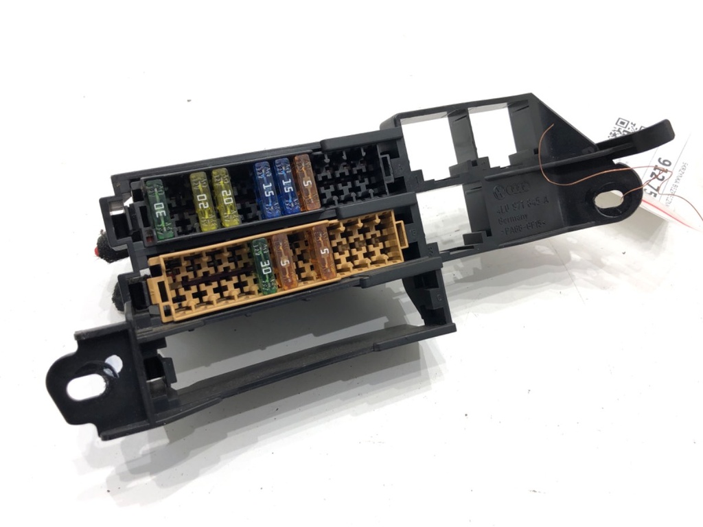 [STARK-912757] Caja de fusibles Audi Q7 (4LB)