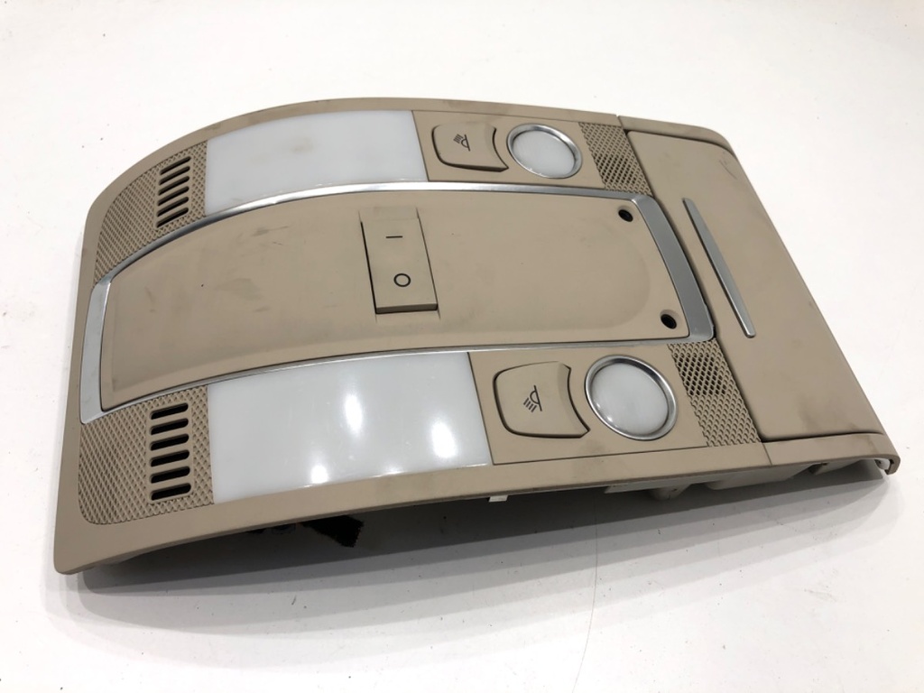 [STARK-912790] Luz de techo Audi Q7 (4LB)