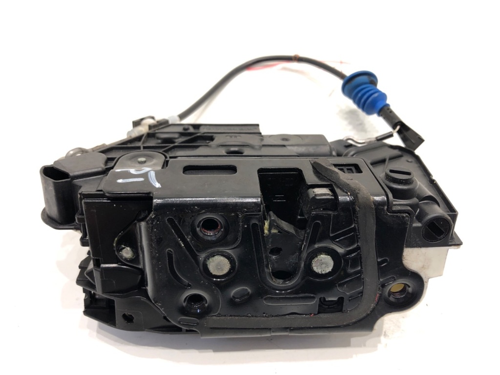 [STARK-914039] Cerradura de puerta trasera derecha VW CC B7