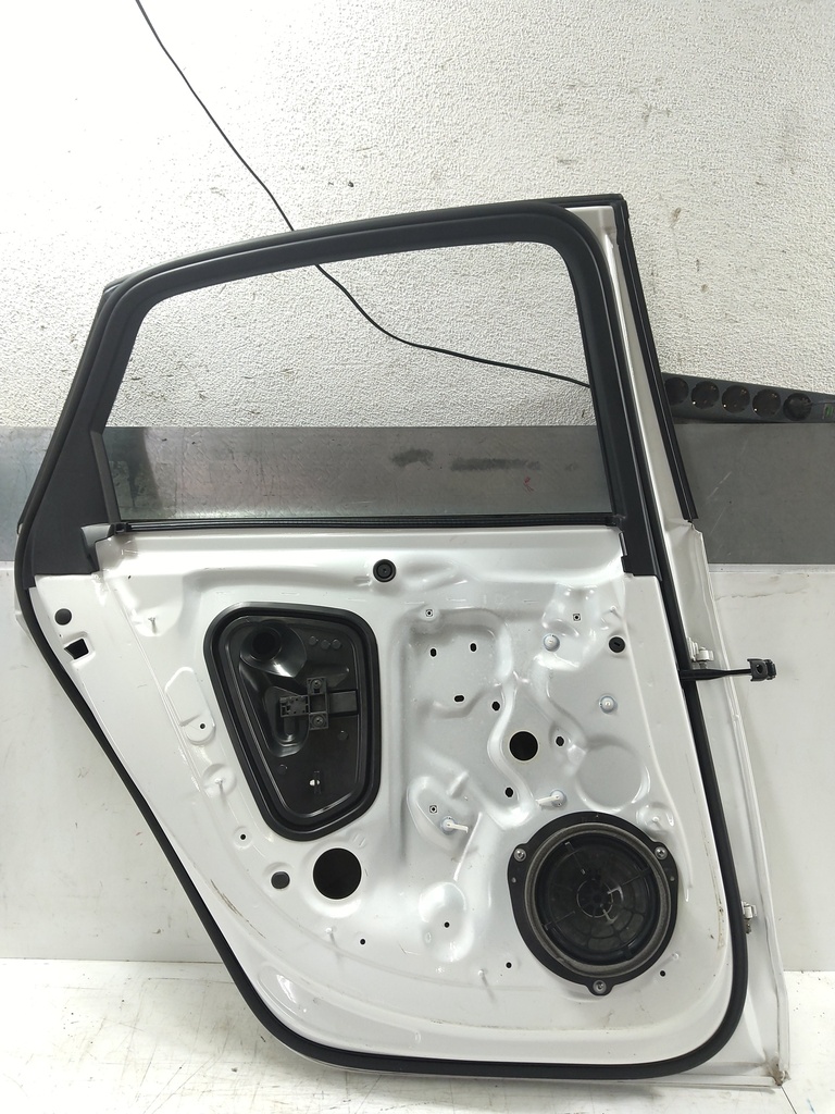 [MTD-537471] Puerta trasera izquierda Audi A4 2021