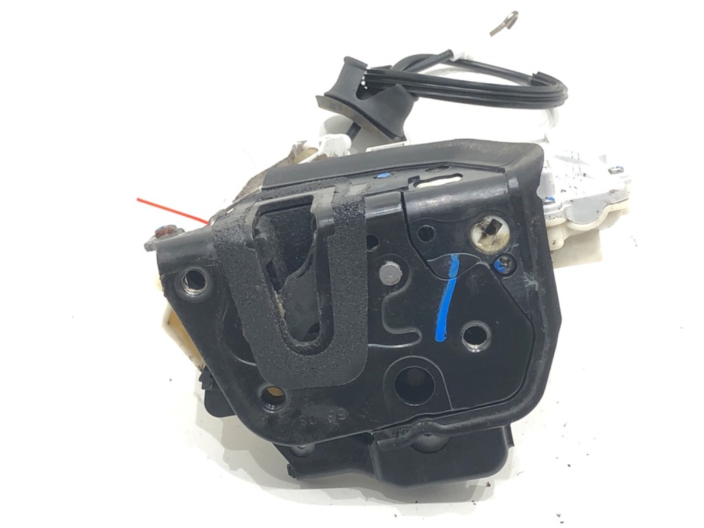 [STARK-670606] Cerradura de puerta delantera derecha Audi A8 D3