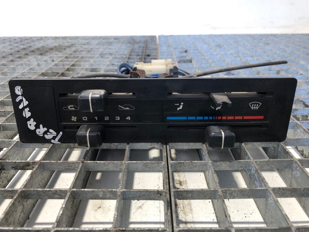 [STARK-674064] Panel de control de aire Nissan Terrano I (WD21)
