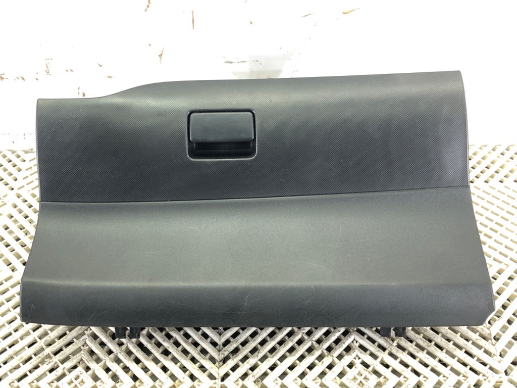 [STARK-674911] Guantera Toyota Auris (_E15_)