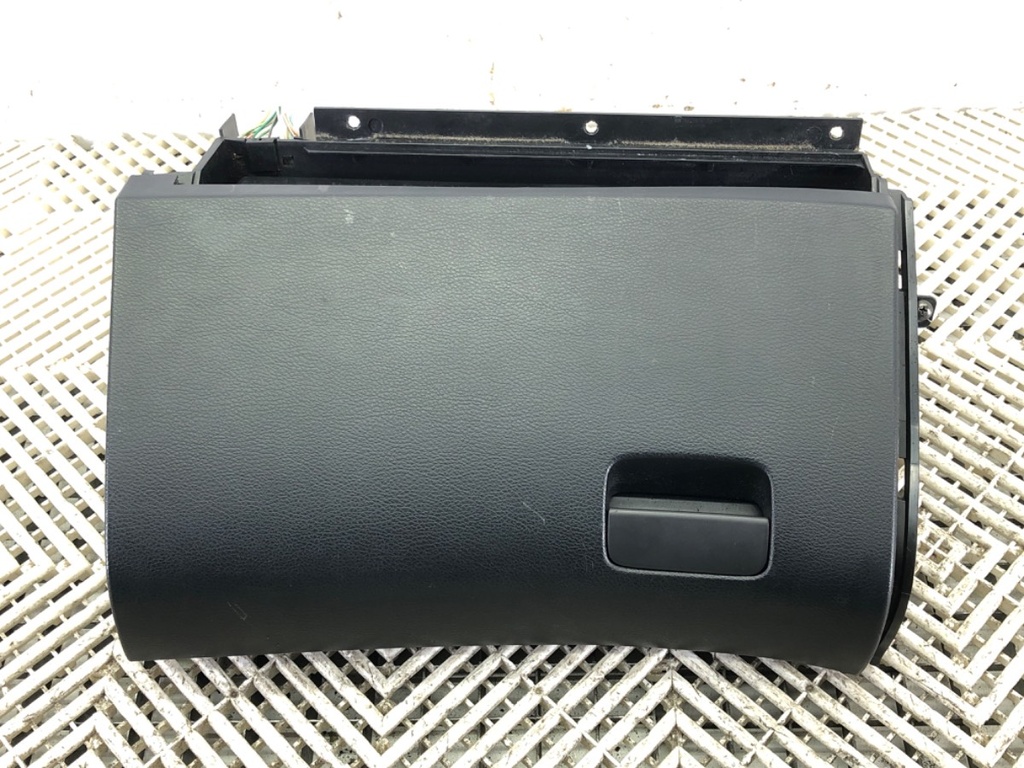 [STARK-676654] Guantera Subaru Legacy IV (BL)