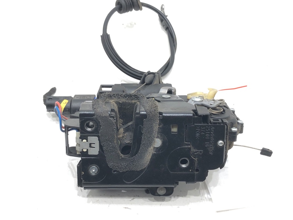 [STARK-677910] Cerradura de puerta delantera derecha VW Polo