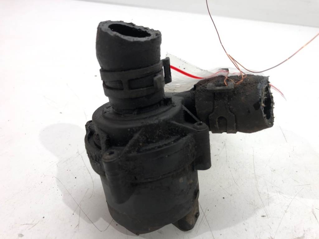 [STARK-679214] Bomba de agua adicional Skoda Octavia III