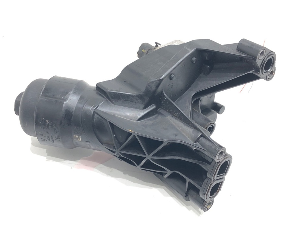 [STARK-680345] Soporte de filtro de aceite para Audi A4 B9 Avant