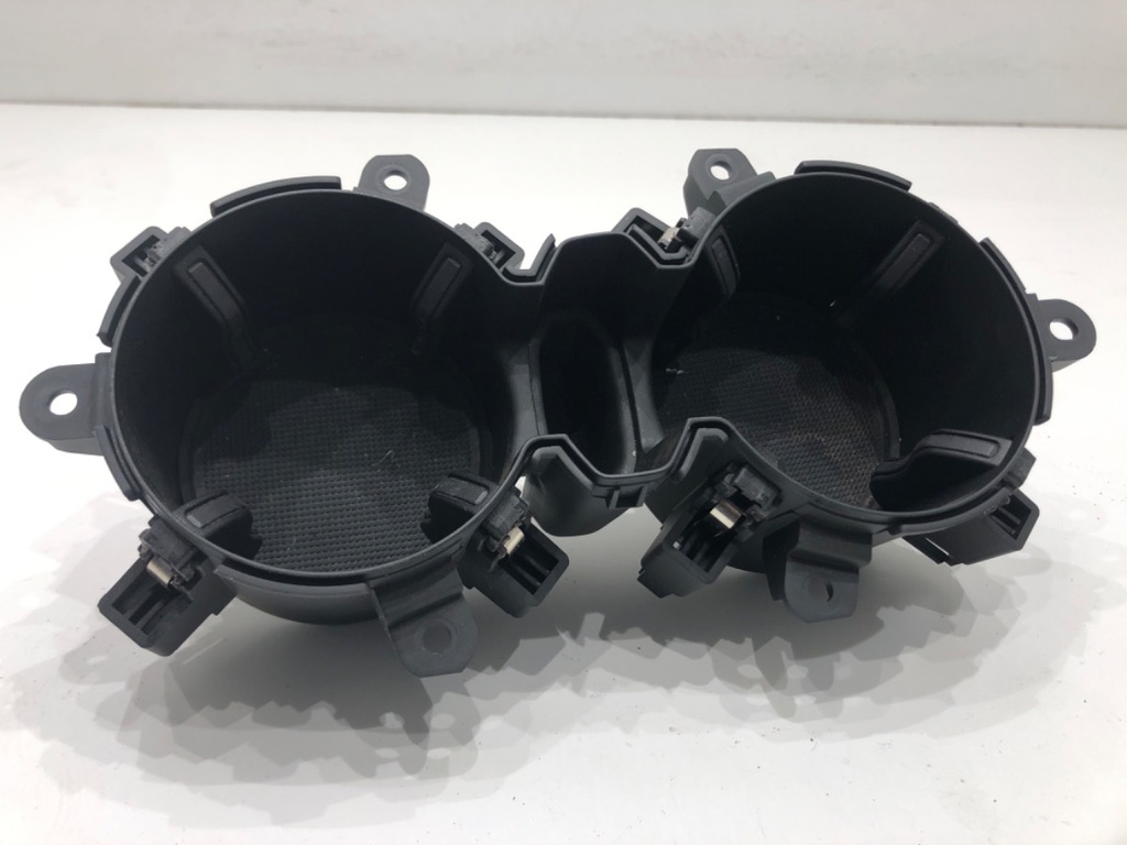 [STARK-682356] Portavasos AUDI Q7 (4MB, 4MG)