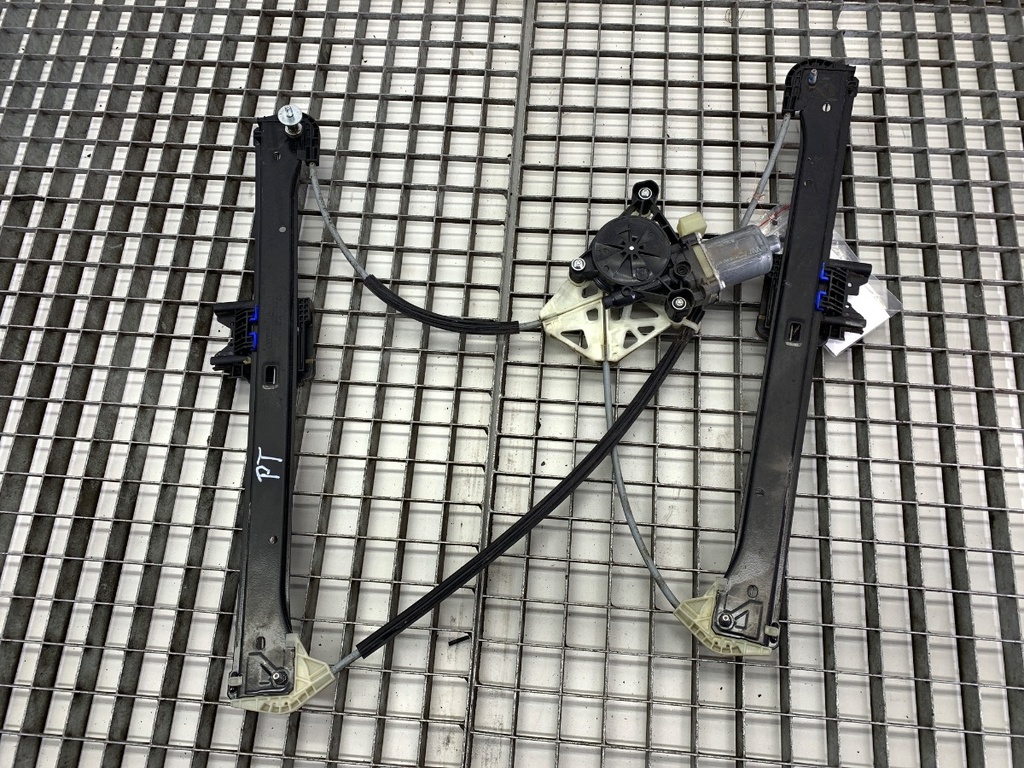 [STARK-682406] Elevalunas trasero derecho AUDI Q7 (4MB, 4MG)