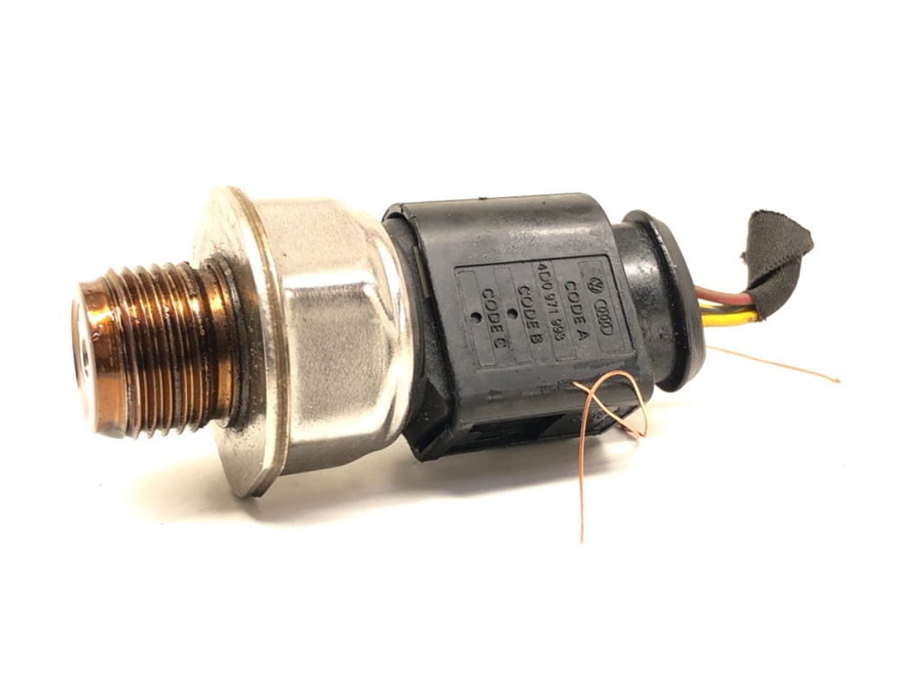 [STARK-684094] Sensor de presión de combustible Skoda Octavia III Combi