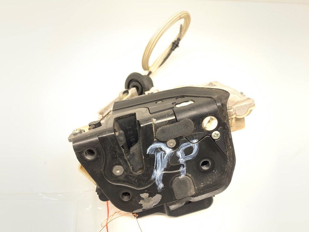 [STARK-684282] Cerradura puerta delantera derecha Audi A6 C6