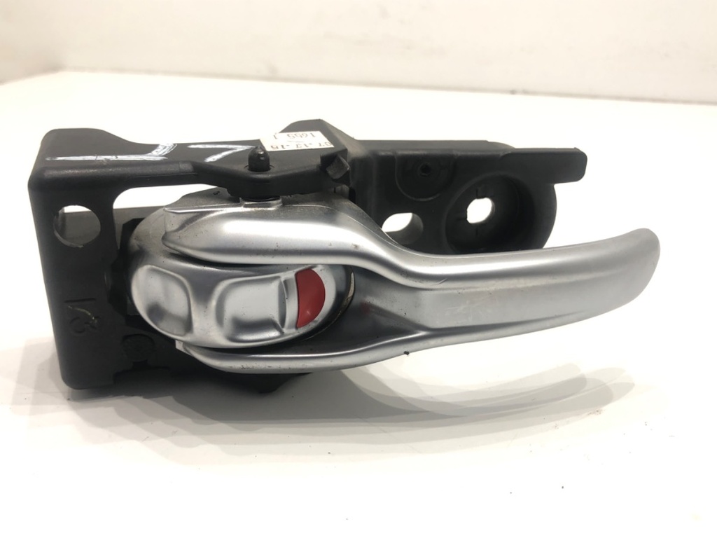 [STARK-687038] Maneta interior trasera izquierda Jeep Cherokee (KL)