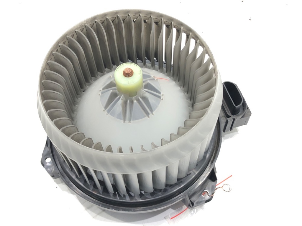 [STARK-693301] Ventilador de habitáculo Toyota Yaris (_P9_)