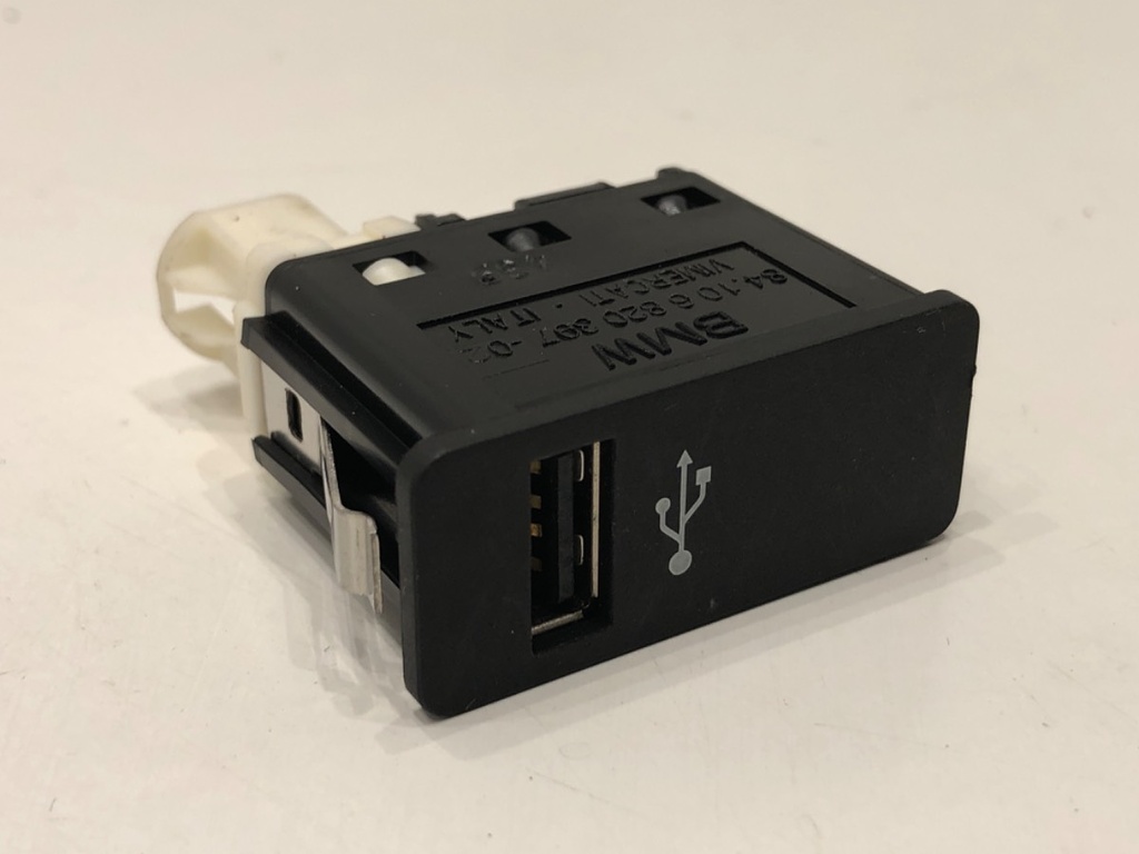 [STARK-693810] Puerto USB Mini Clubman F54