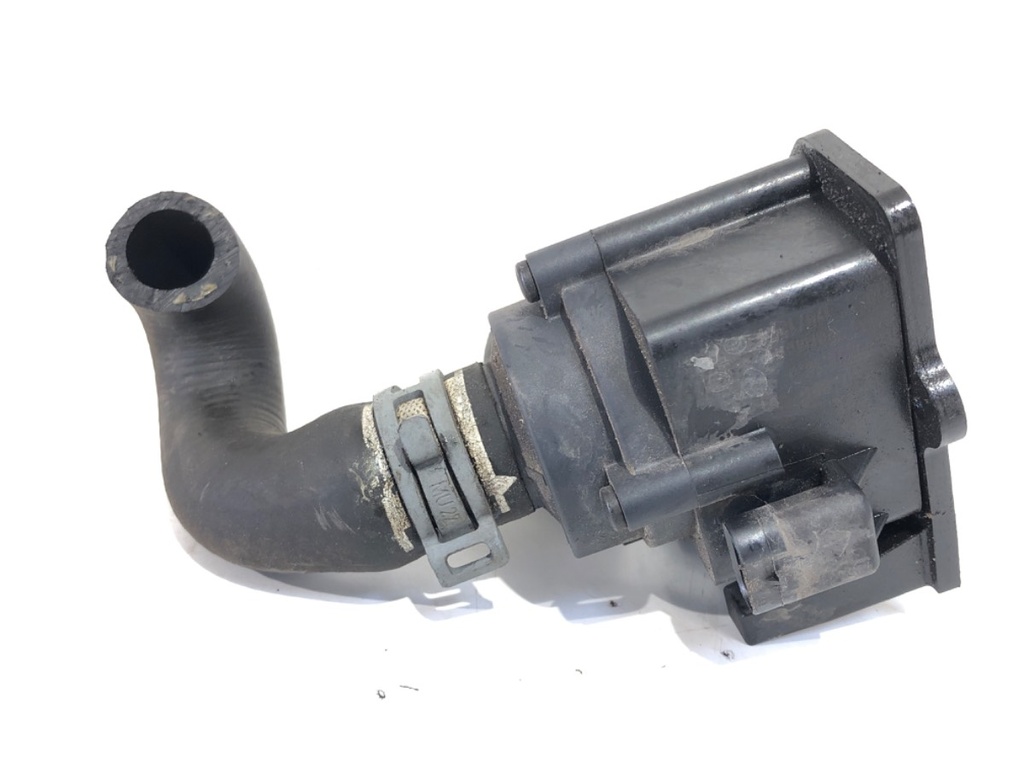 [STARK-693837] Bomba de agua adicional Audi A4 B8 Avant