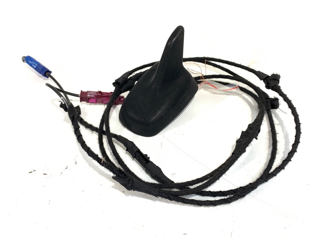 [STARK-695422] Antena Audi A4 B8 (8K2)