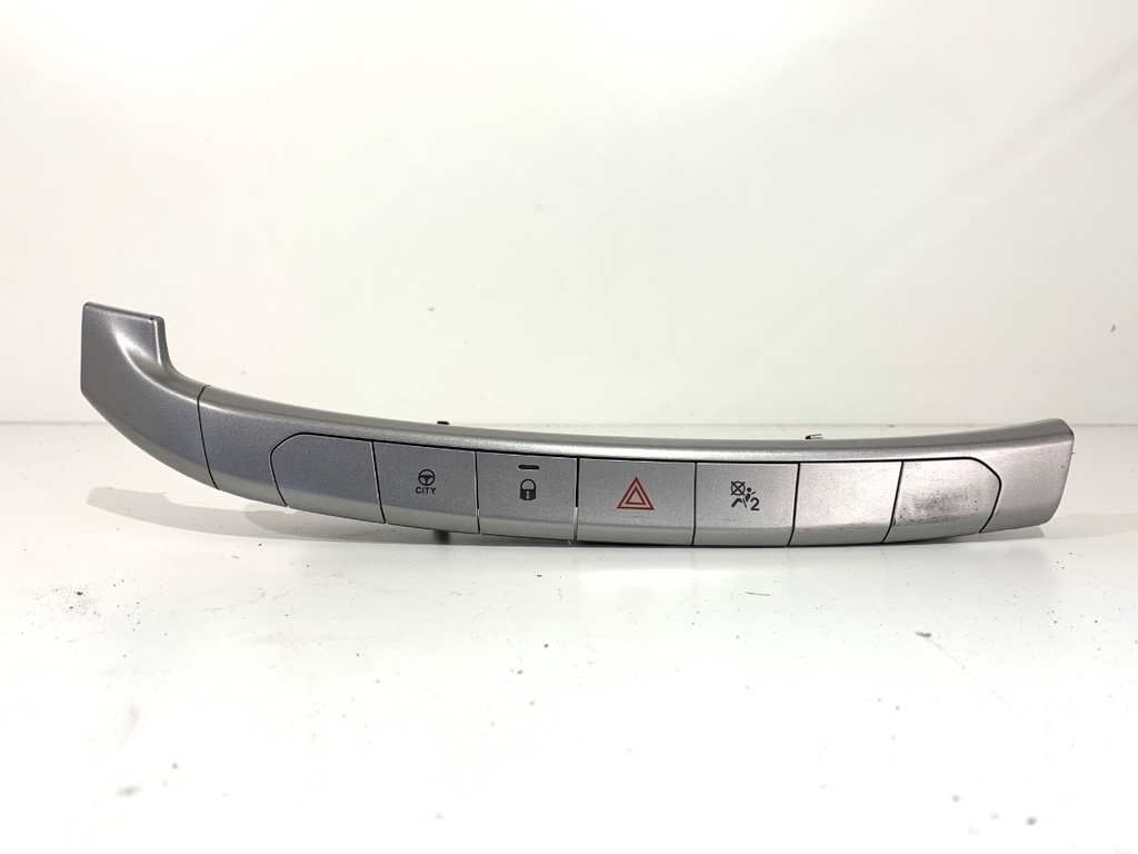 [STARK-695965] Interruptor de luces de emergencia Fiat Tipo Kombi (356_)