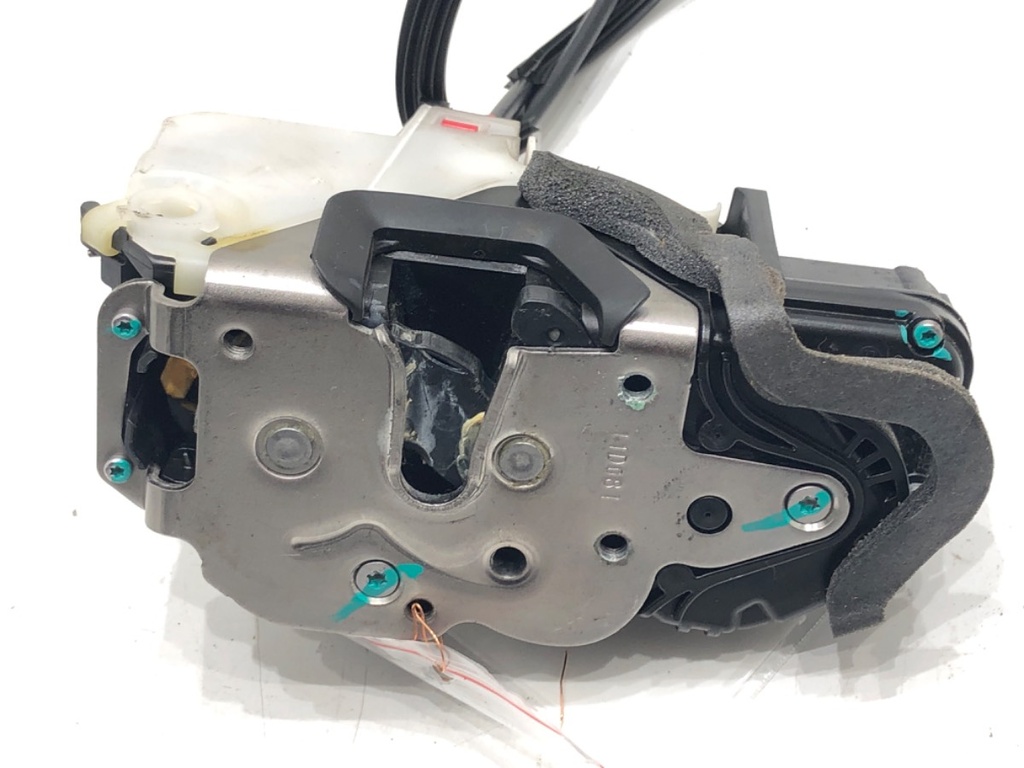 [STARK-696590] Cerradura de puerta delantera derecha Chevrolet Orlando (J309)