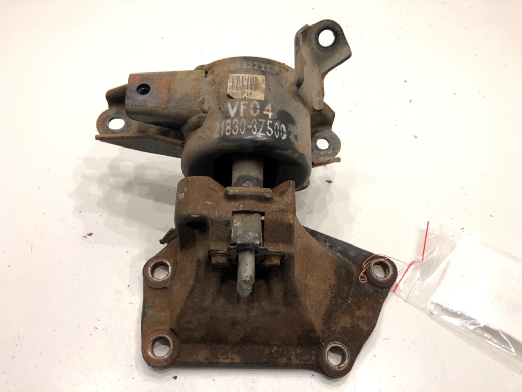 [STARK-699609] Soporte de motor izquierdo HYUNDAI i40 I (VF)