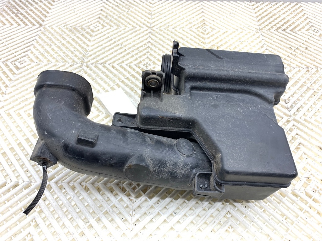 [STARK-699660] Caja de filtro de aire HYUNDAI i40 I (VF)