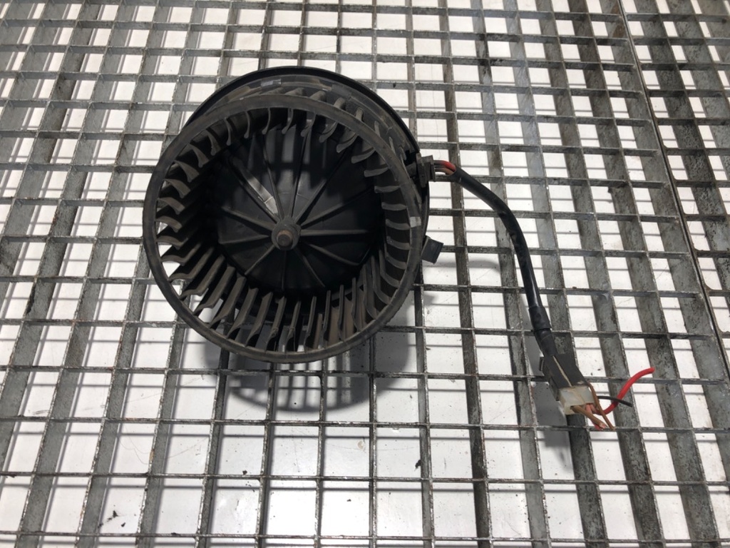 [STARK-700990] Ventilador de calefacción VW Transporter IV