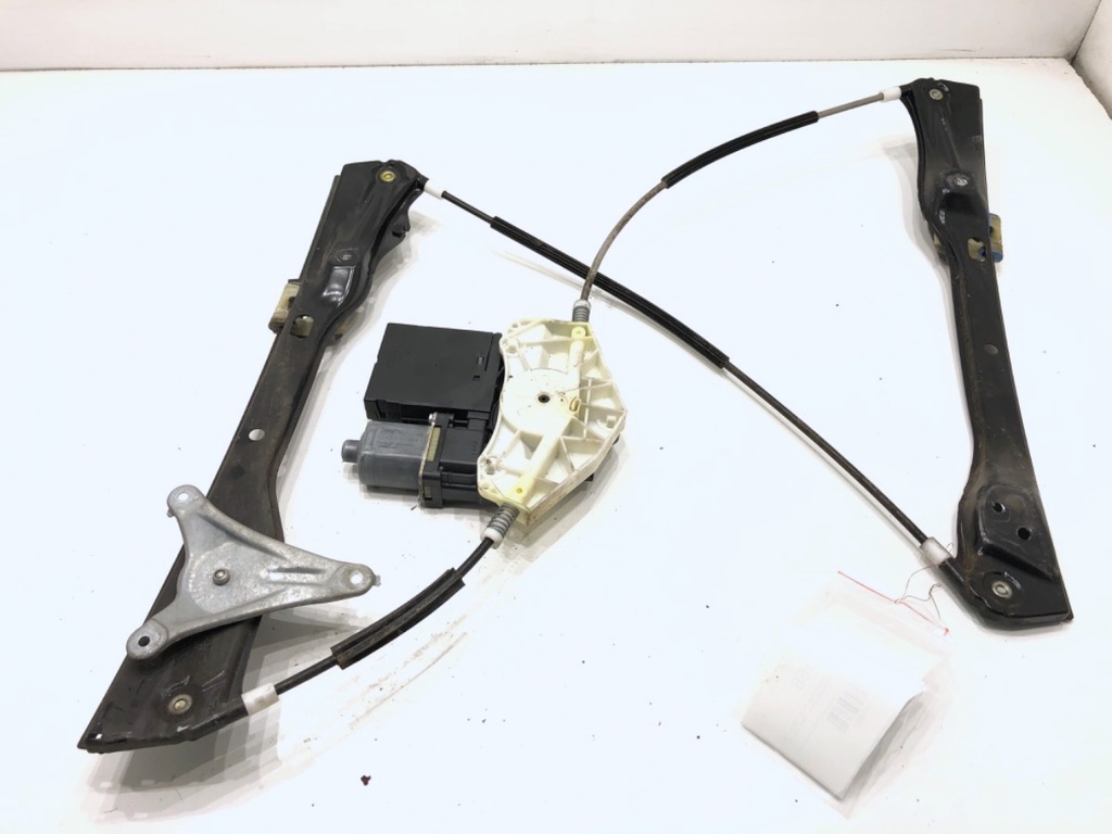 [STARK-704568] Elevalunas delantero derecho VW Passat B7 Variant (365)