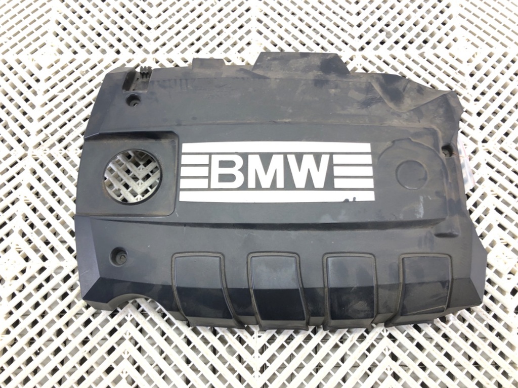 [STARK-705335] Tapa de motor BMW 5 Touring (E61)