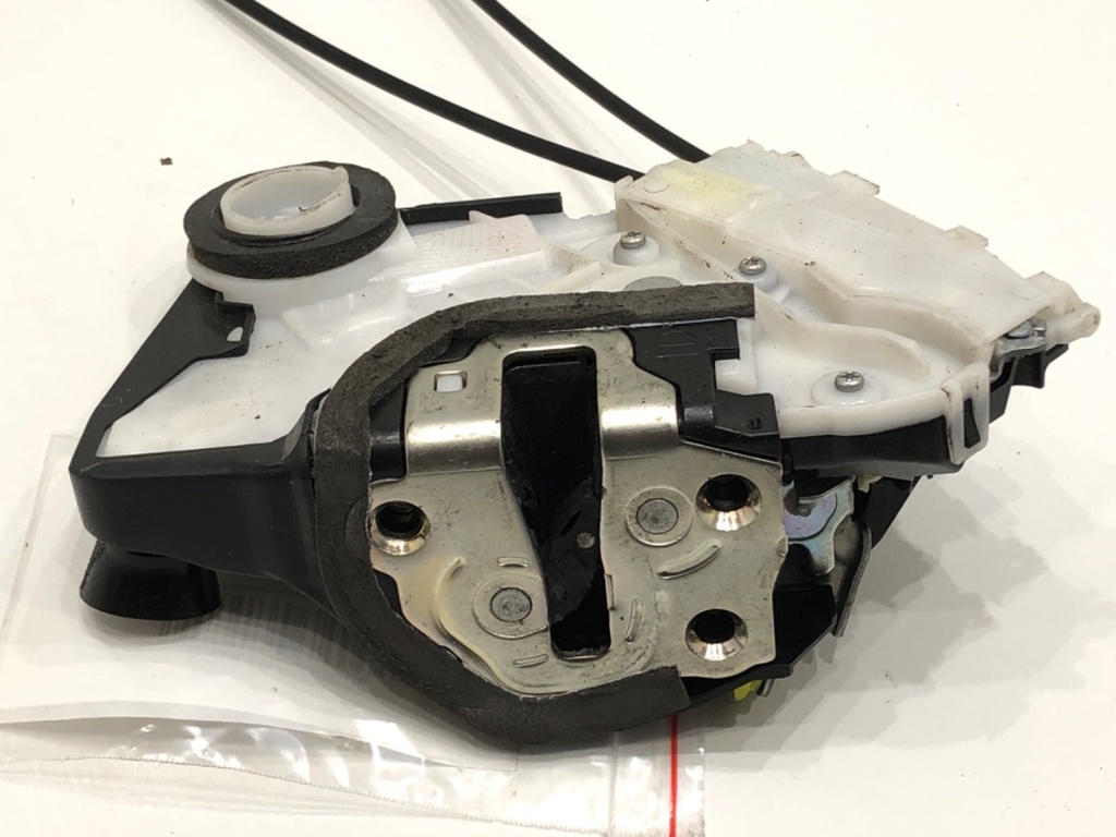 [STARK-707175] Cerradura de puerta delantera izquierda Toyota Yaris