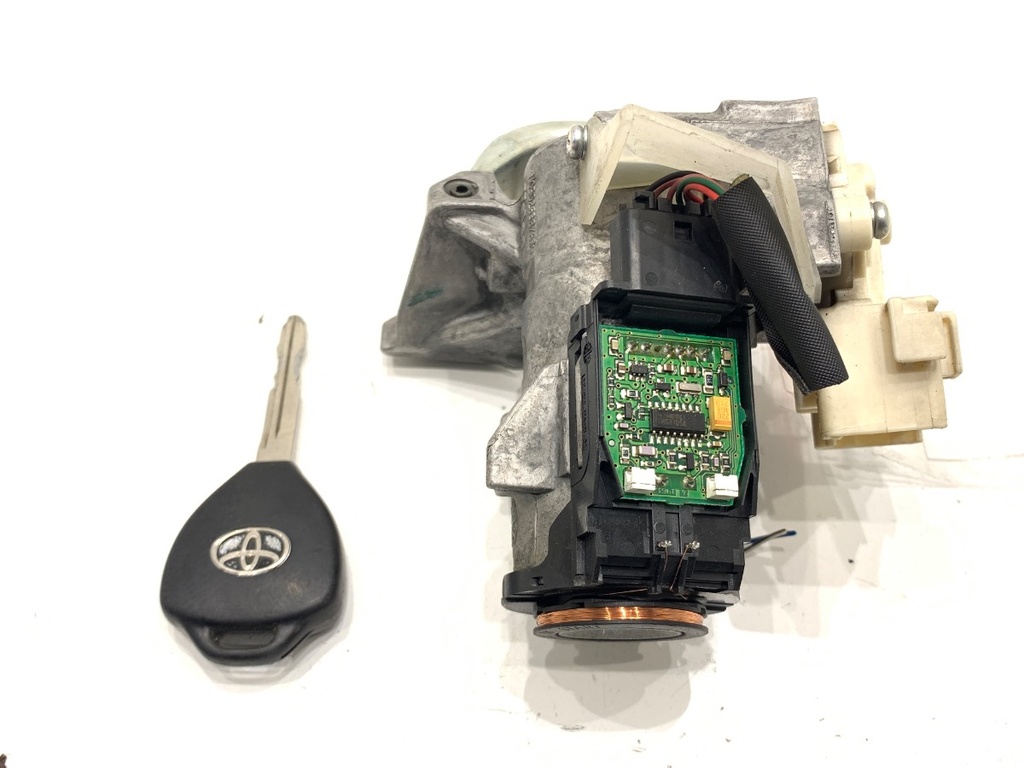 [STARK-711559] Posavasos Toyota Auris (_E15_)