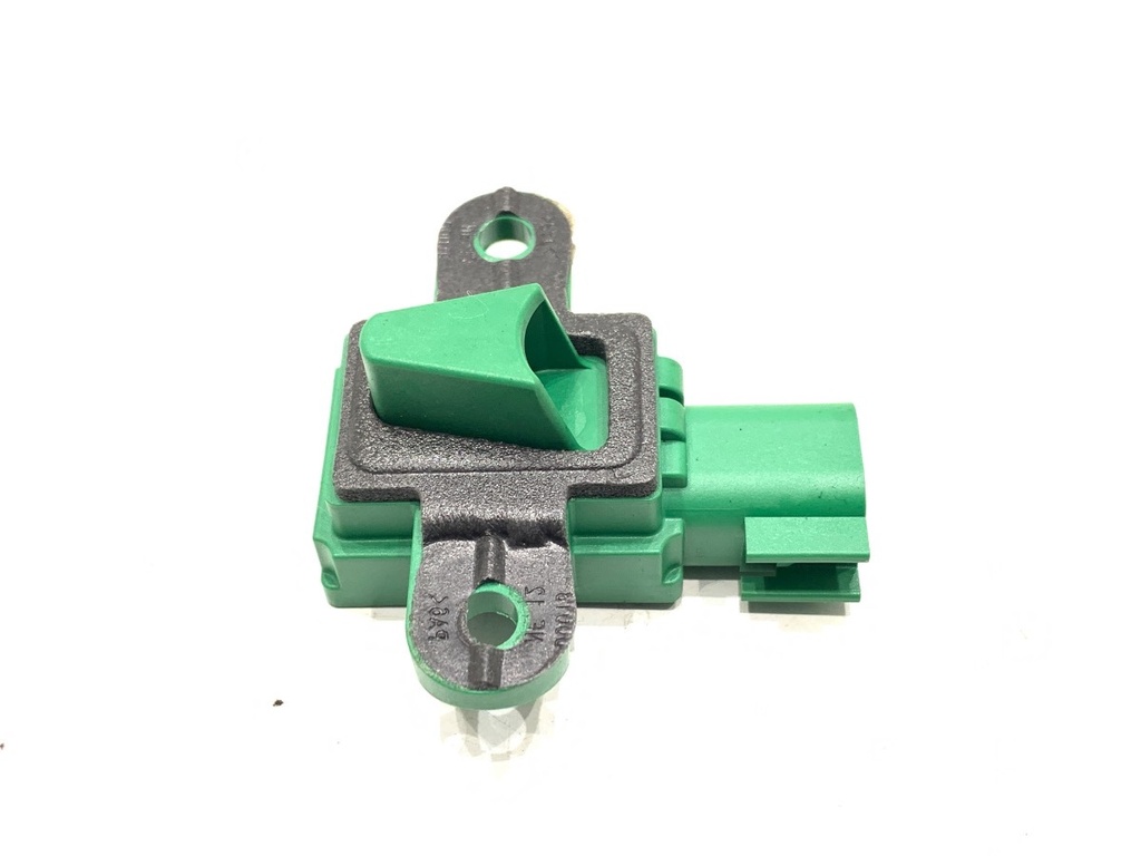 [STARK-715917] Sensor de impacto Suzuki S-Cross 2022