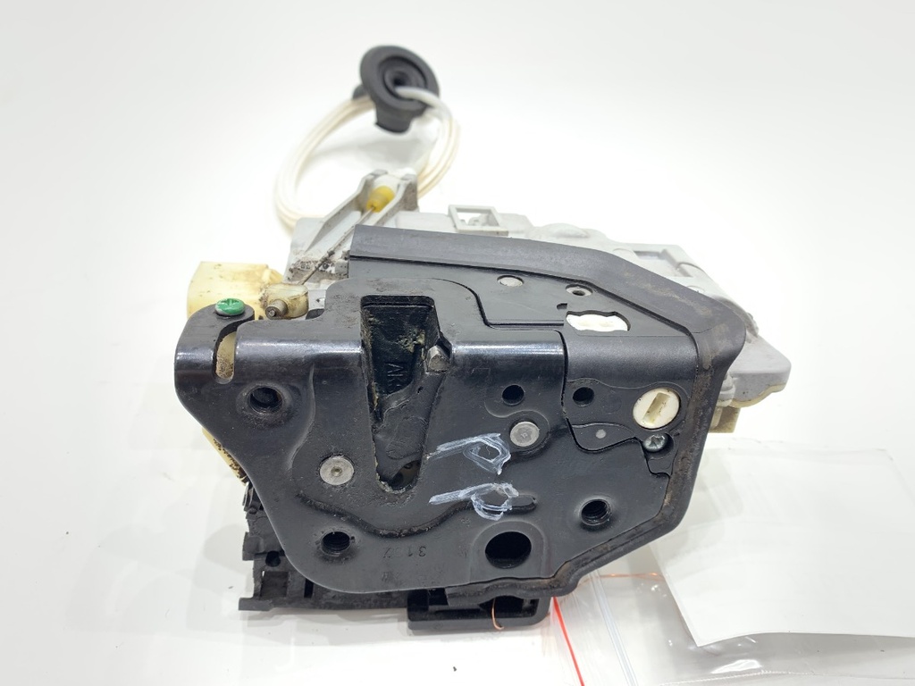 [STARK-716122] Cerradura de puerta delantera derecha Audi Q7 (4LB)