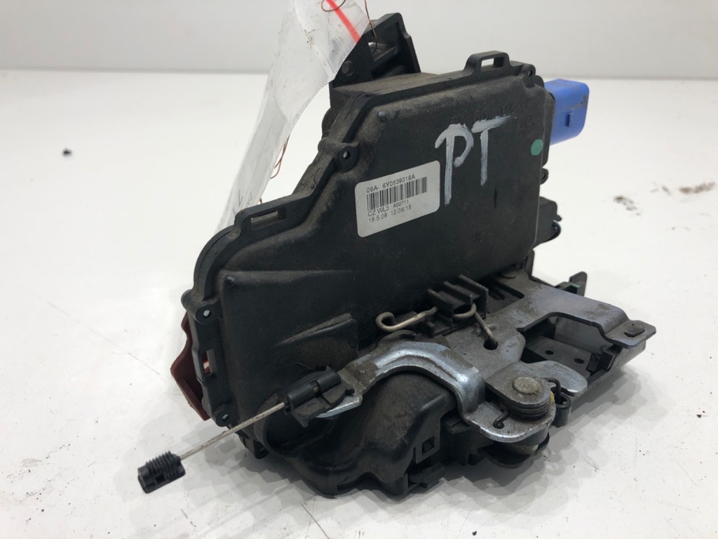 [STARK-717603] Cerradura de puerta trasera derecha SKODA Fabia II Combi (545)