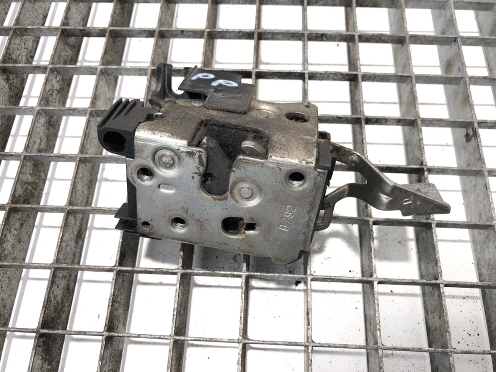 [STARK-718475] Cerradura de puerta delantera derecha Fiat Ducato (244_)