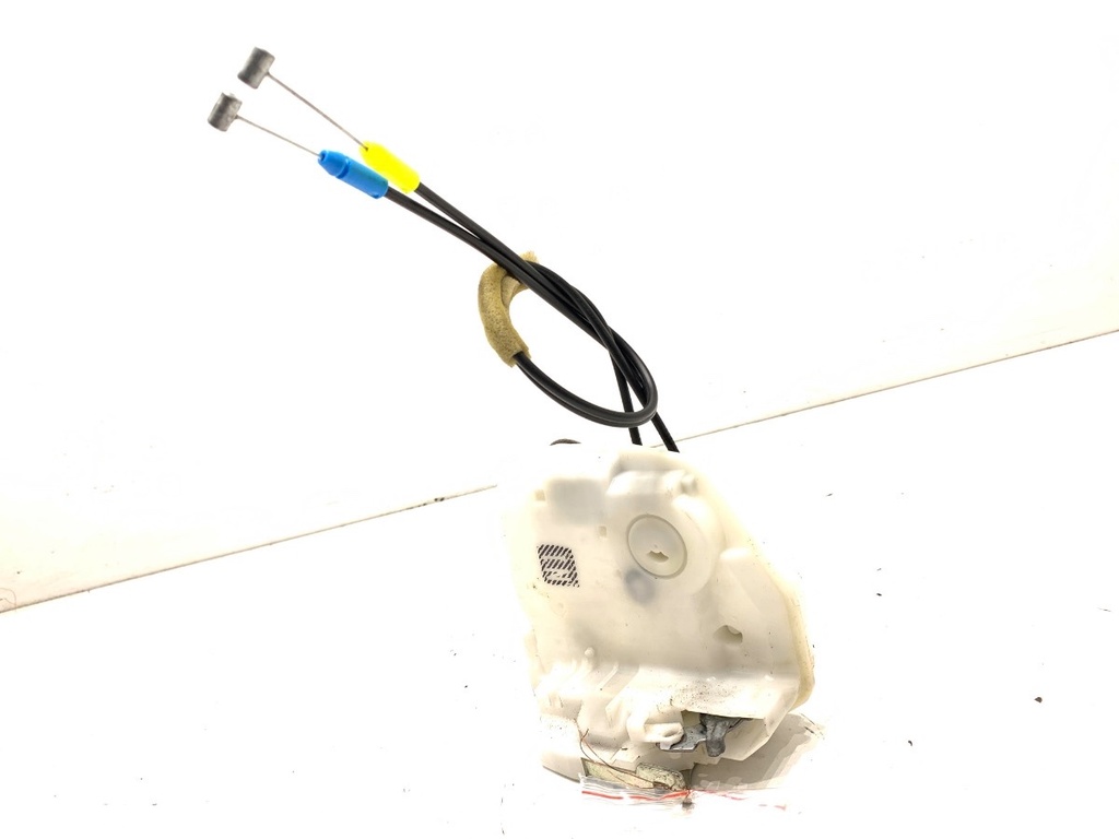 [STARK-725846] Cerradura de puerta delantera derecha Mitsubishi ASX