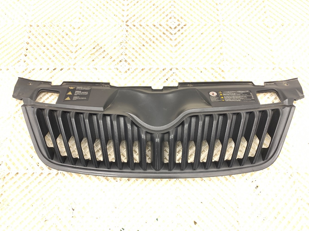 [STARK-725996] Rejilla de parachoques Skoda Fabia II