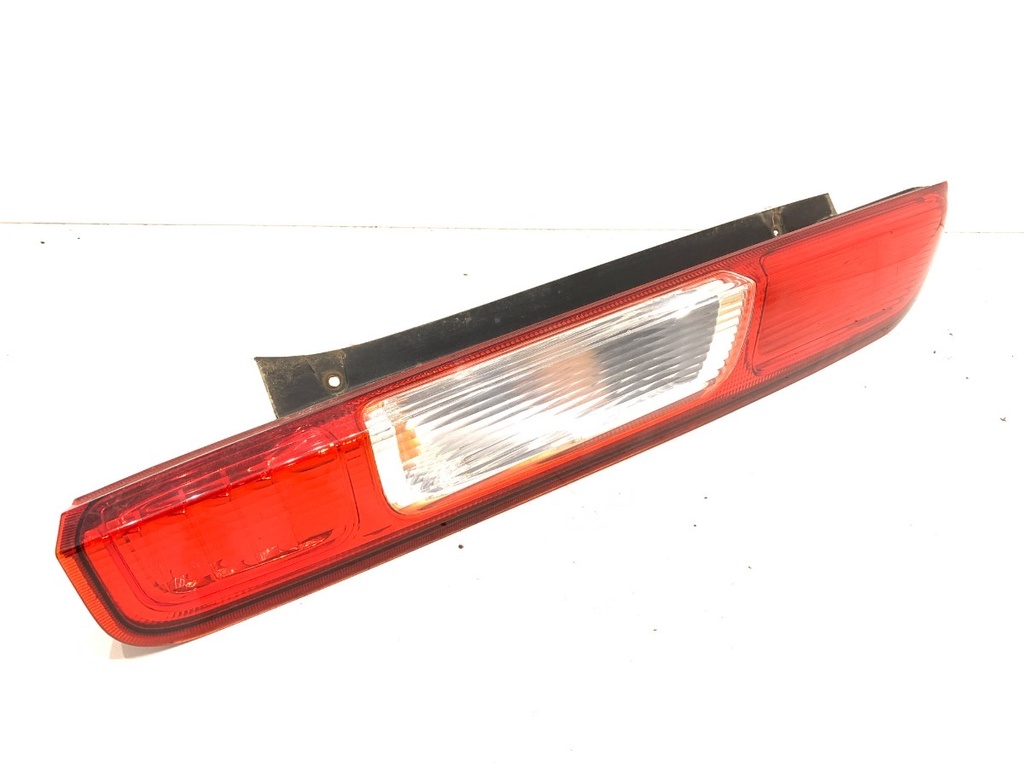 [STARK-726056] Piloto trasero izquierdo Ford Focus II