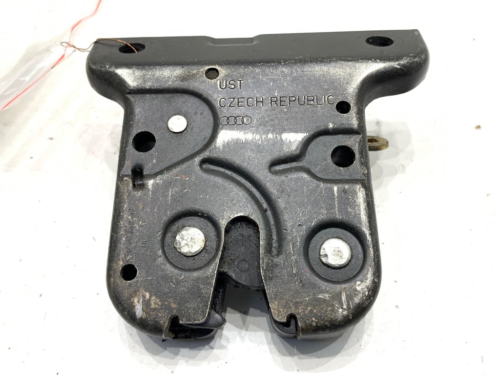 [STARK-726068] Cerradura de portón trasero Audi A3 8P1