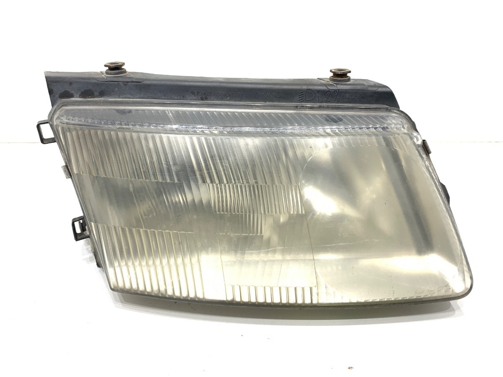 [STARK-726949] Faro delantero derecho VW PASSAT B5 (3B2)
