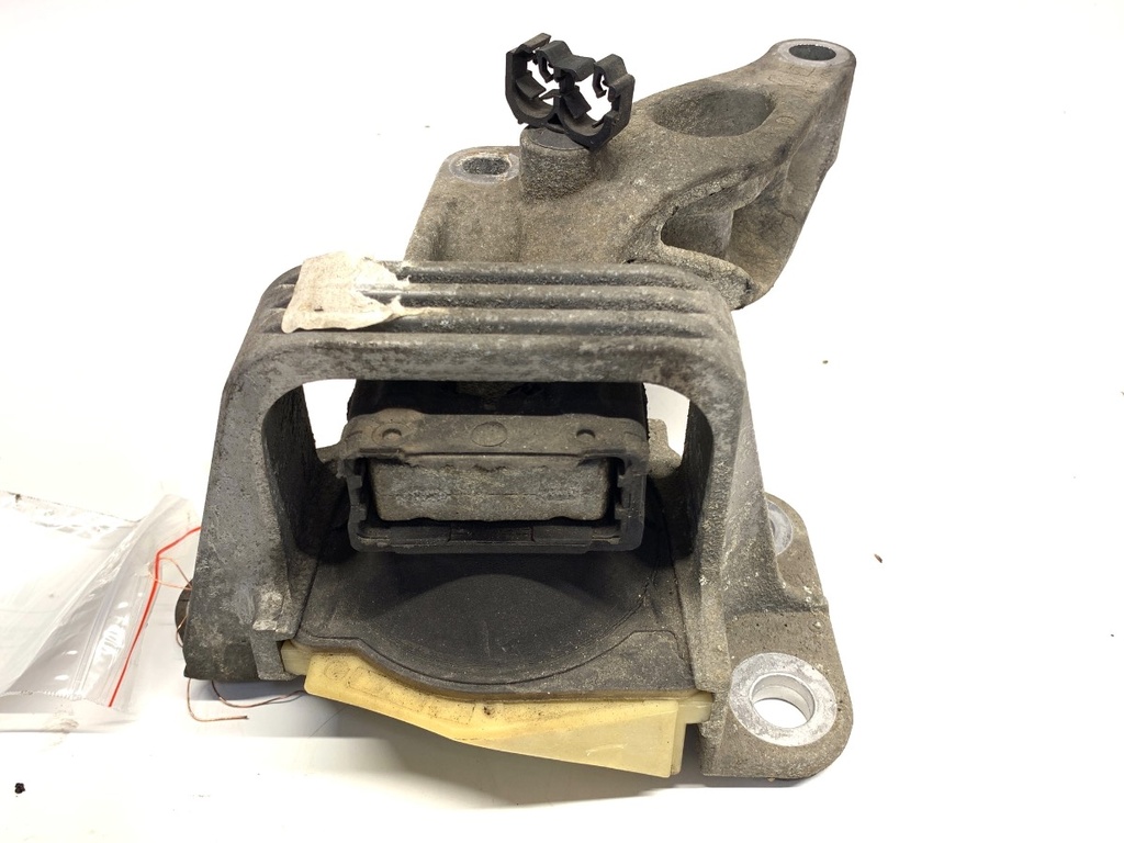 [STARK-729784] Soporte de motor izquierdo Renault Scénic III