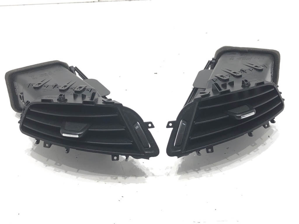 [STARK-732279] Rejilla de ventilación frontal Opel Zafira Tourer C (P12)