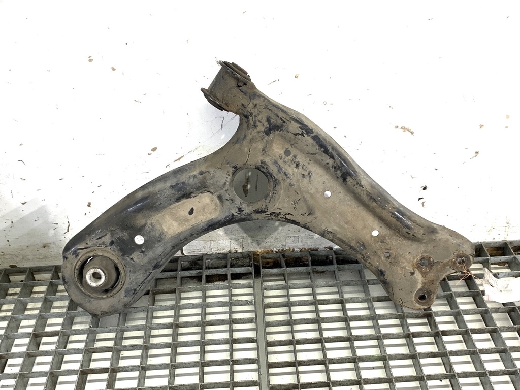 [STARK-733670] Paso de rueda delantero izquierdo VW Polo V (6R1, 6C1)