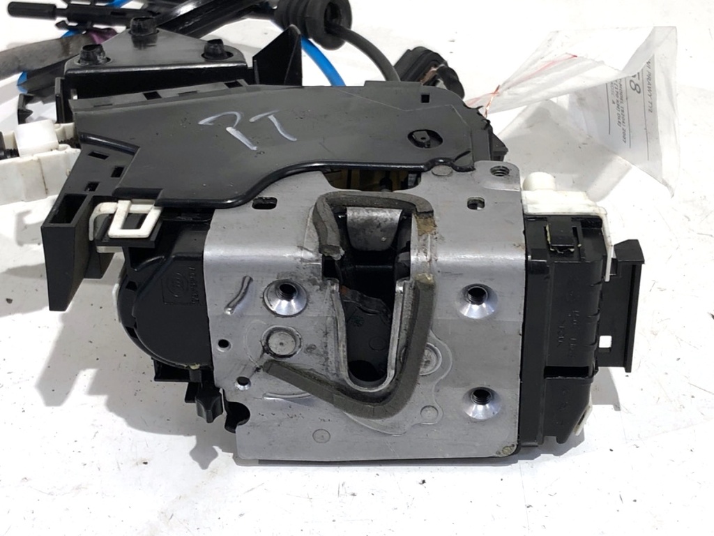 [STARK-734058] Cerradura de puerta trasera derecha Mercedes-Benz Clase C (S204)