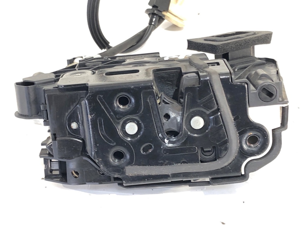 [STARK-734703] Cerradura de puerta delantera derecha VW GOLF VI