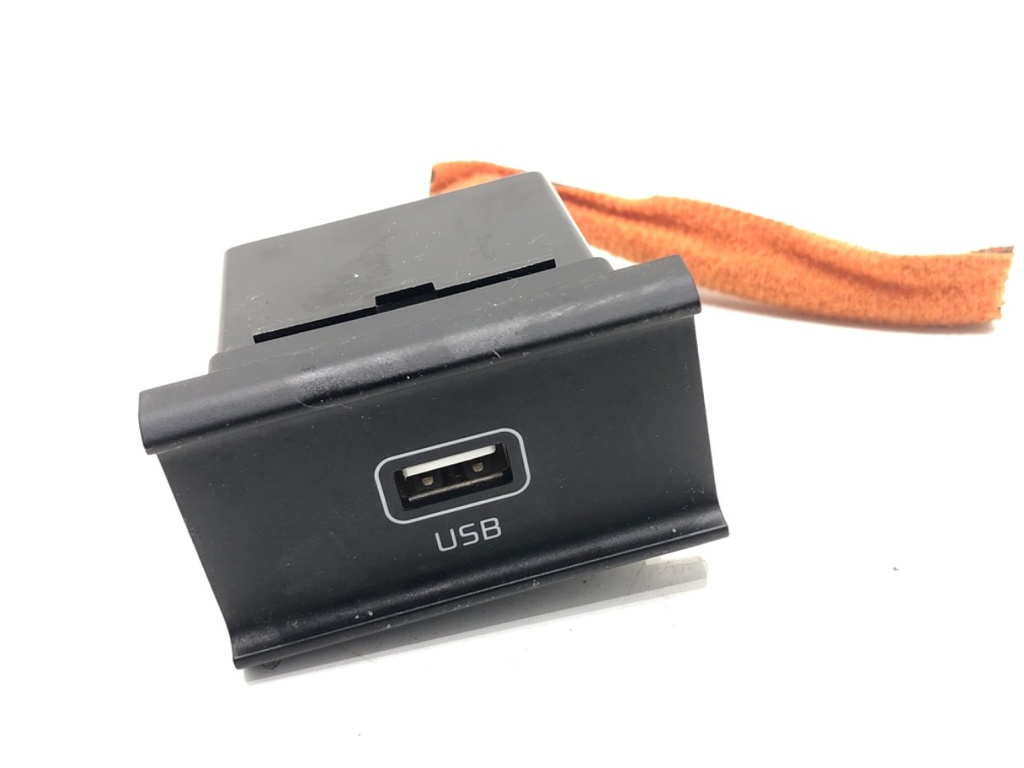 [STARK-918245] Puerto USB para KIA Sportage IV (QL, QLE)