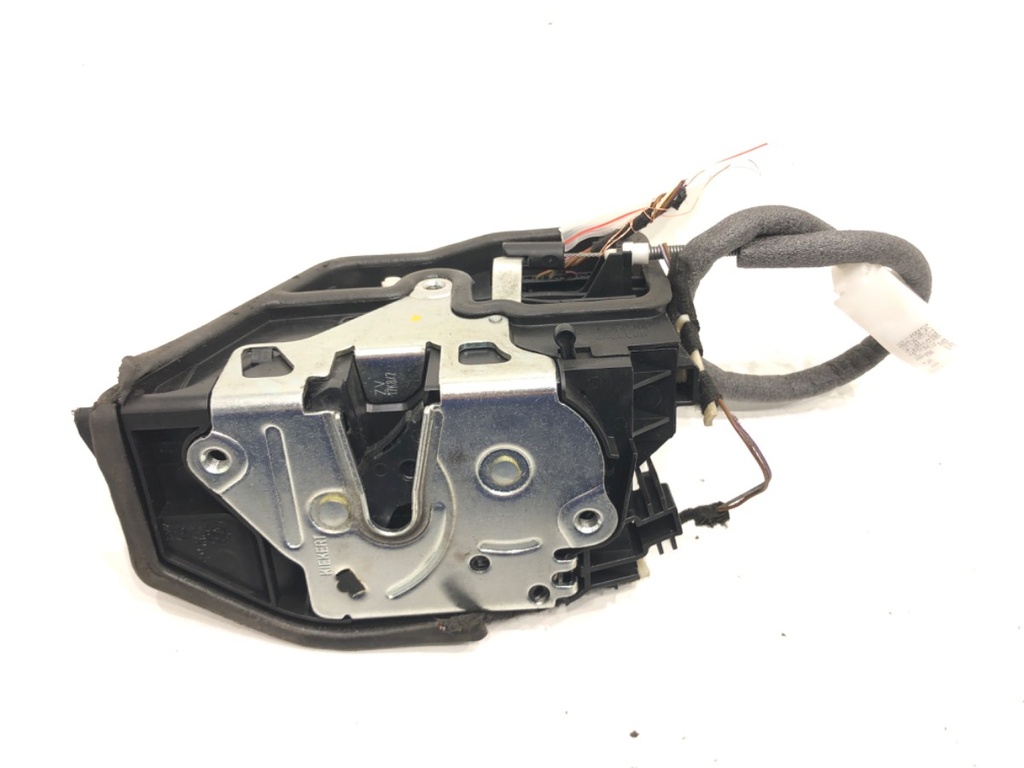 [STARK-582022] Cerradura de puerta trasera izquierda BMW Serie 3 (F30, F80)